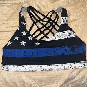 BORN PRIMITIVE sports bra size medium in great condition!